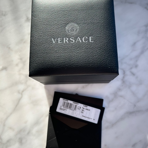 VERSACE Gold Medusa Necklace - Picture 5 of 5